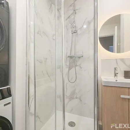 Ideal T5 In The 15th District Of Apartment *
